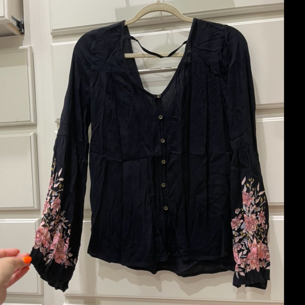 Billabong Flare Sleeve Floral/Black top size XS